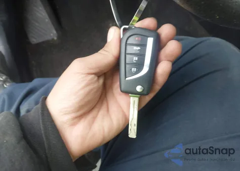 2020 Toyota Corolla Le z USA, uszkodzony, nr VIN JTDEPRAE5LJ068924